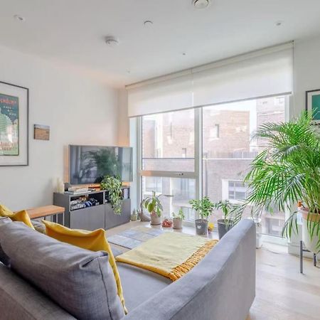 Superb 1 Bedroom Apartment 3Mins From Tube Station London Eksteriør billede