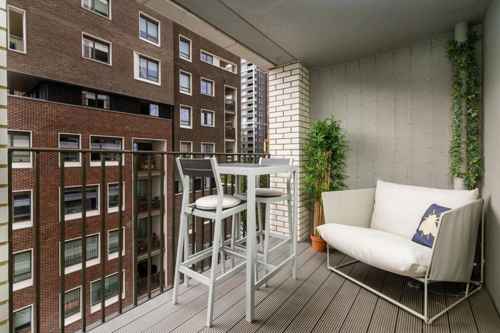 Superb 1 Bedroom Apartment 3Mins From Tube Station London Eksteriør billede