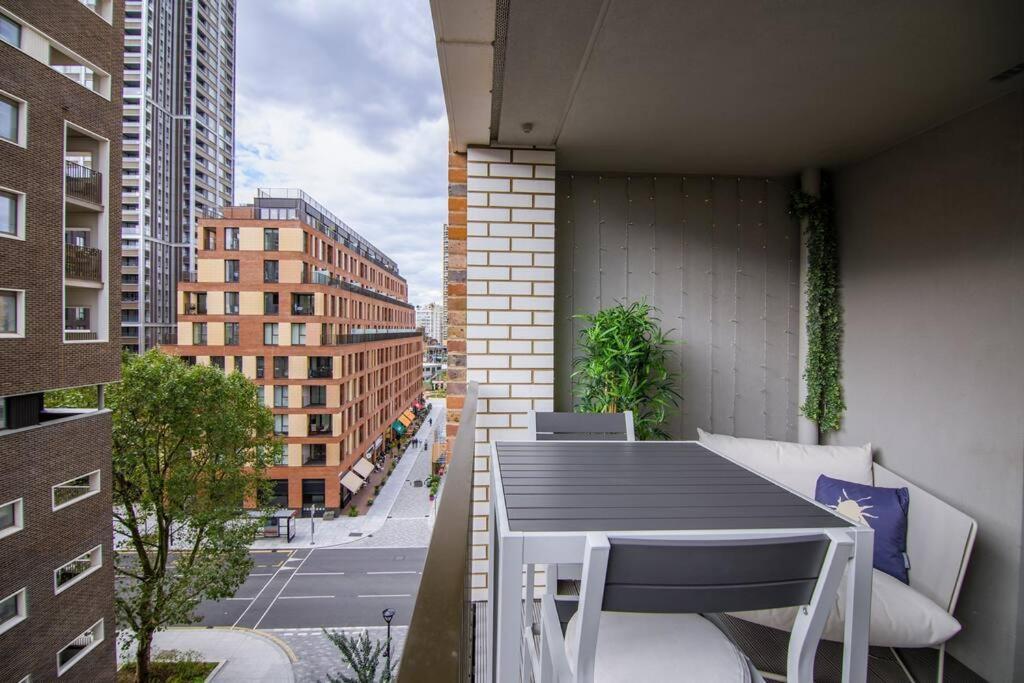 Superb 1 Bedroom Apartment 3Mins From Tube Station London Eksteriør billede
